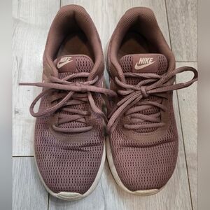 Nike Mauve Sneakers